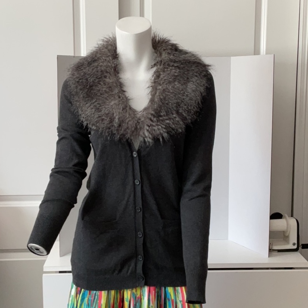 NWT The Limited Brand Women's Gray Sweater with Faux Fur Collar